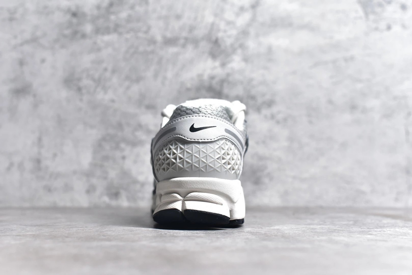 Nike Zoom Vomero 5 Photon Dust Metallic Silver