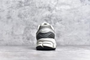 Nike Zoom Vomero 5 Cobblestone Flat Pewter