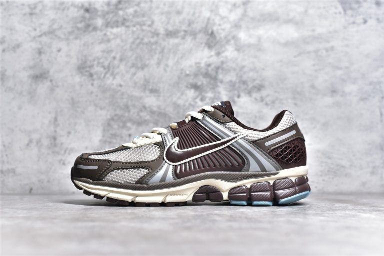 Nike Zoom Vomero 5 Earth Fossil