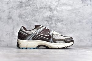 Nike Zoom Vomero 5 Earth Fossil