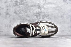 Nike Zoom Vomero 5 Earth Fossil