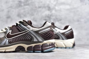 Nike Zoom Vomero 5 Earth Fossil