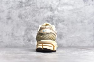 Nike Zoom Vomero 5 Oatmeal