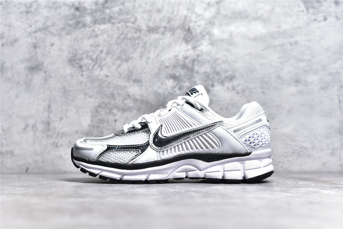 Nike Zoom Vomero 5 Photon Dust Metallic Silver