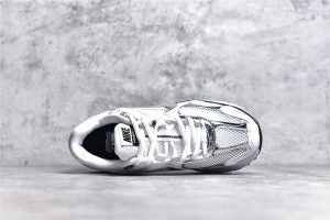 Nike Zoom Vomero 5 Photon Dust Metallic Silver