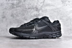 Nike Vomero 5 Triple Black