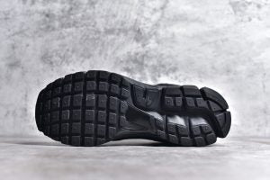 Nike Vomero 5 Triple Black