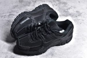 Nike Vomero 5 Triple Black