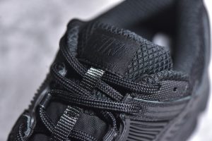 Nike Vomero 5 Triple Black