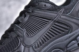 Nike Vomero 5 Triple Black