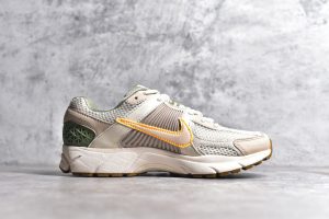 Nike Zoom Vomero 5 Sail Laser Orange Medium Olive