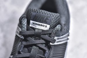 Nike Zoom Vomero 5 special black